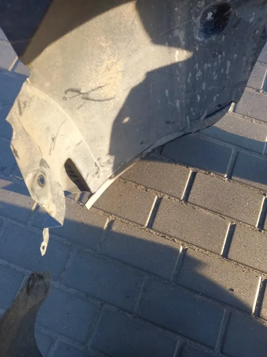 Right Front Wheel Arch Audi A4 B8 8K0821172N image 3