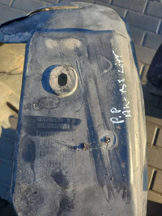 Right Front Wheel Arch Audi A4 B8 8K0821172N image 4