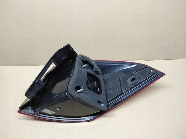 Lámpara trasera izquierda Renault Laguna III Kombi 265550002R image 6