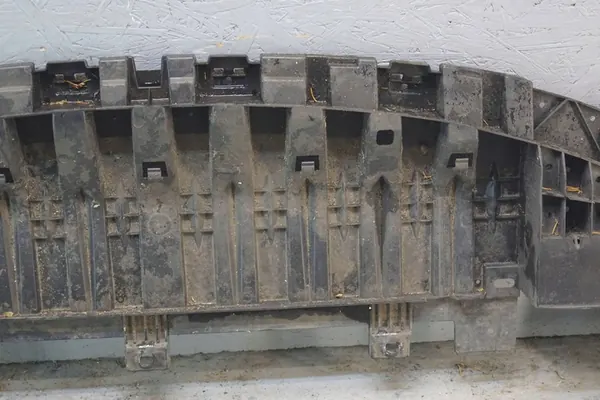 RENAULT MEGANE III Stötfångarskydd 622354651R image 5