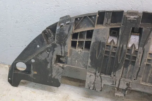 RENAULT MEGANE III Stötfångarskydd 622354651R image 8