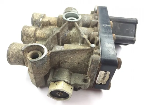 81.25902-6144 Volvo ECAS-ventil - Begagnad image 6