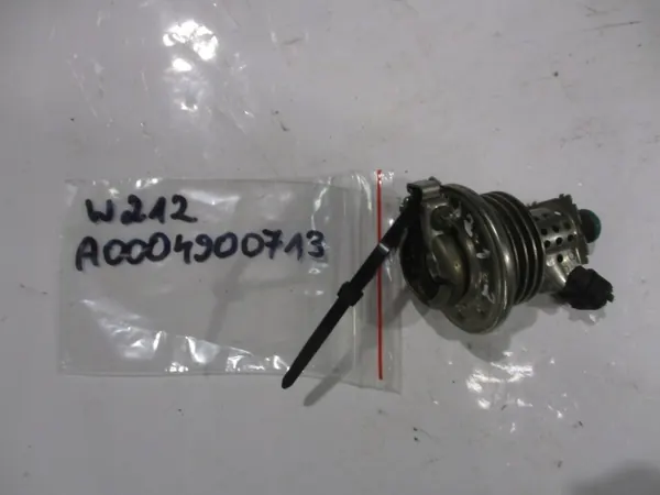 Mercedes AdBlue-suutin OEM A0004900713 Käytetty image 2