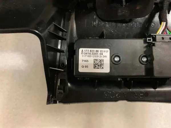 Mercedes-Benz C W205 Taustapeili OEM A2058211136 image 7
