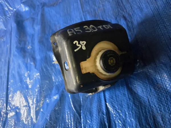 Audi Rempomp Servo OEM 8K0611367A - Gebruikt image 5