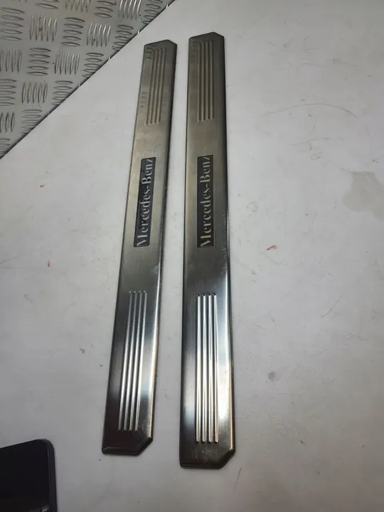 Plaques de seuil chromées éclairées Mercedes W212 W218 image 1