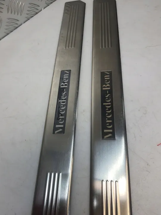 Plaques de seuil chromées éclairées Mercedes W212 W218 image 8