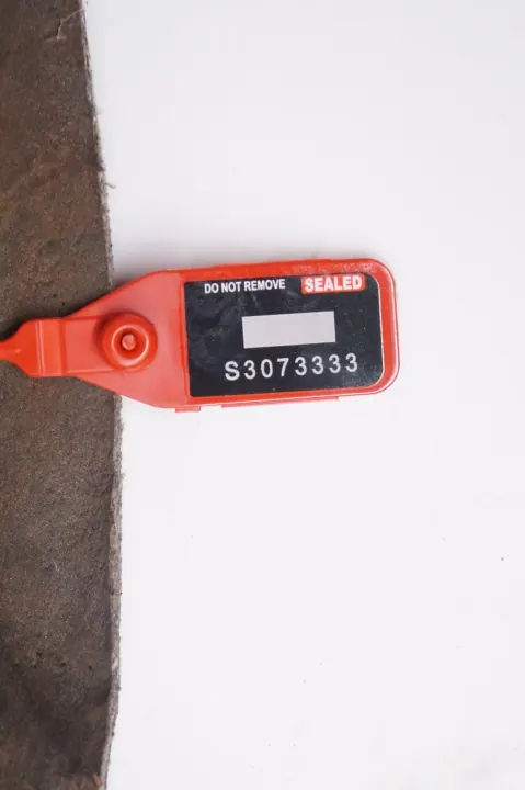 Isolation de capot avant OEM VOLVO S60 I V70 II XC70 I image 6