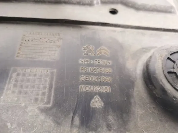 Escudo inferior Peugeot 508 OEM FBZ8768 - Usado image 3