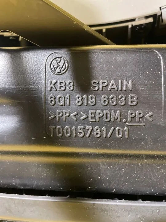 Volkswagen Polo IV dashboard OEM 8Q1819833B - Gebruikt image 7