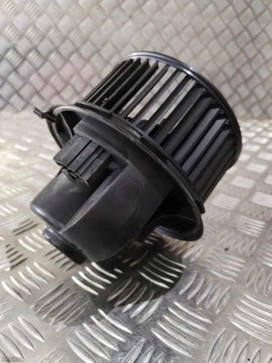 VW Sharanin lämmityspuhallin 2003 7m1819021d image 3