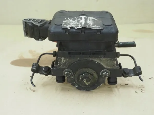 Pompe de suspension hydraulique Citroen C5 I 2.0 16V 9643373380 image 3