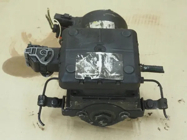 Pompe de suspension hydraulique Citroen C5 I 2.0 16V 9643373380 image 4