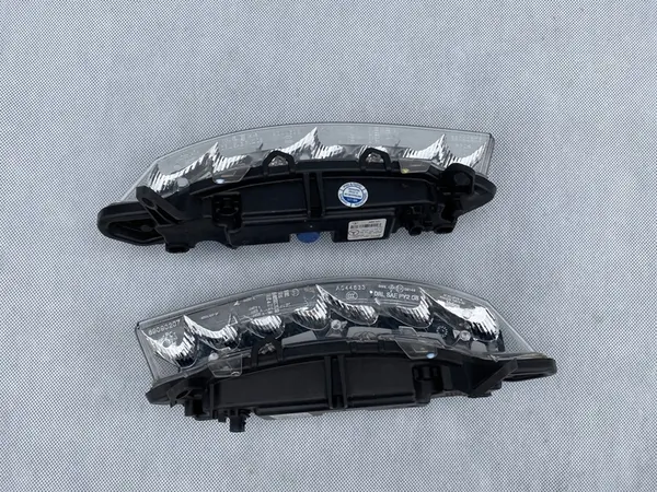 Halogeen LED Links Mercedes A2218200956 image 3