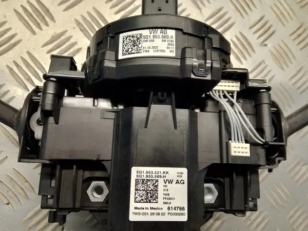 VW TIGUAN II 2023 2.0 TDI Cinta Interruptor OEM 5Q1953521KK image 5