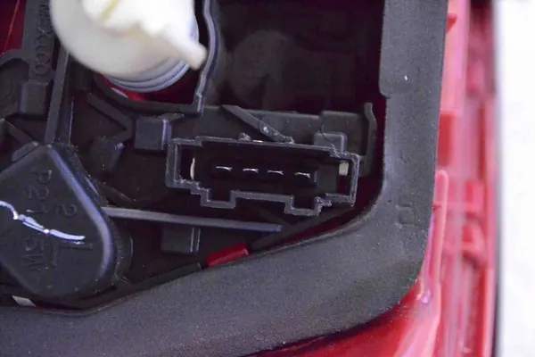 Luz trasera izquierda VW JETTA MK6 5C6945095E image 4