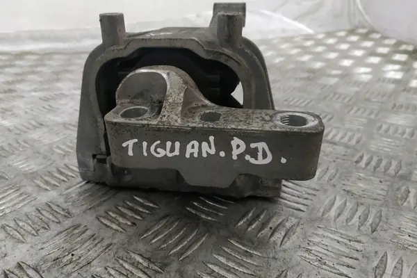 Soporte de motor derecho VW TIGUAN 2.0L Diesel 2010 OEM 5N0199262E image 5