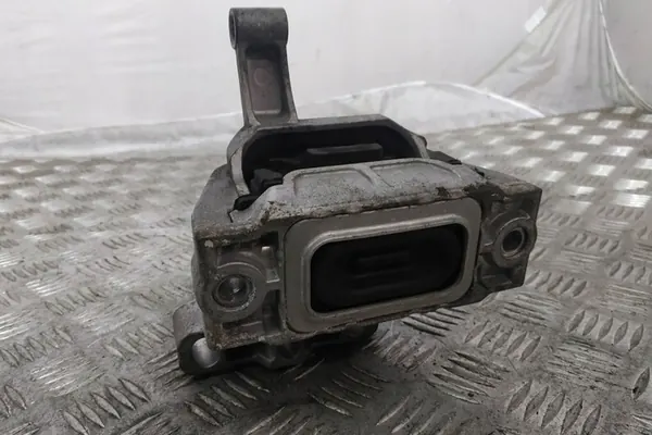 Soporte de motor derecho VW TIGUAN 2.0L Diesel 2010 OEM 5N0199262E image 6