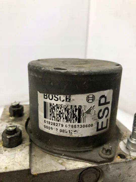 Bomba ABS Controlador OEM 0265230600 Usado image 4