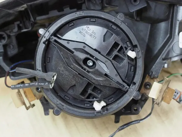 Audi A4 B9 Rechter Spiegel OEM 12PIN UK - Gebruikt image 6