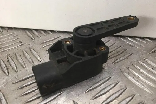 Sensor de nível dianteiro esquerdo AUDI Q7 7L0616213B image 3