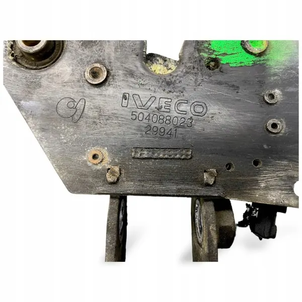 OEM 504088023 Iveco Ohjaamon kallistuslukko, vasen image 5