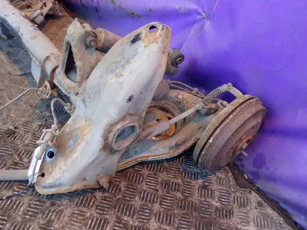 Fiat Cinquecento Seicento Viga Eixo Traseiro OEM Zawada-382529- image 5