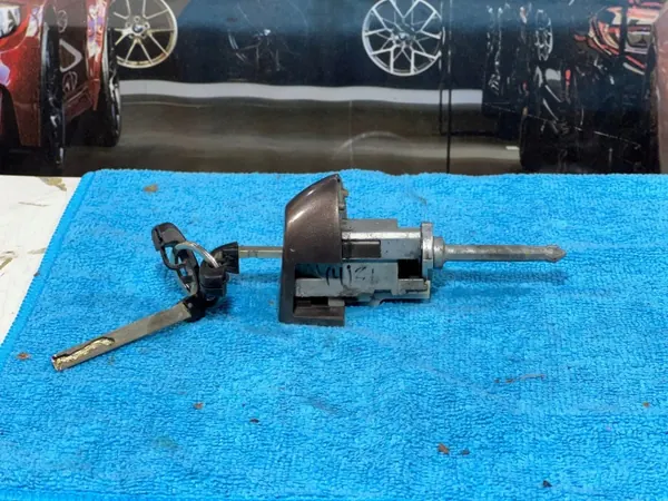 Inserção de fechadura OEM 7392 esquerda dianteira BMW X3/X4 image 3