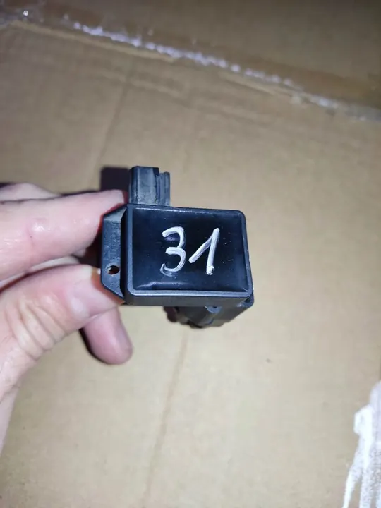 Sensor de impacto frontal Ford Fiesta MK7 VII image 2