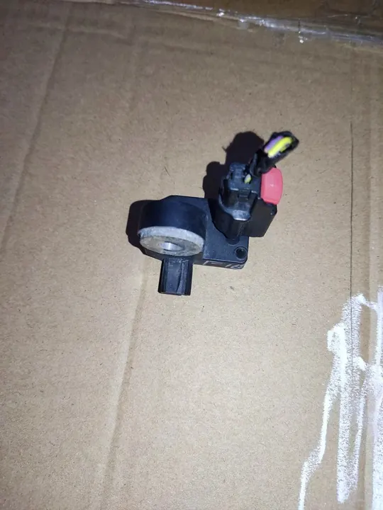 Sensor de impacto frontal Ford Fiesta MK7 VII image 4