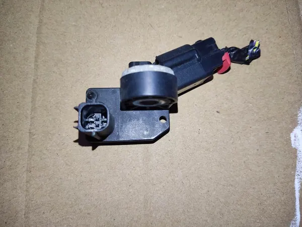 Sensor de impacto frontal Ford Fiesta MK7 VII image 5