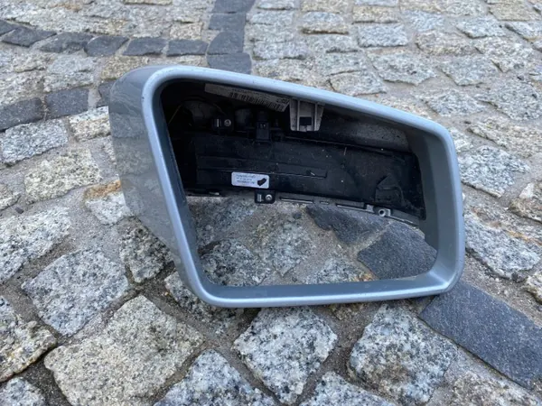 Mercedes 204 E-klass Höger spegelskydd OEM 2129067301 image 3