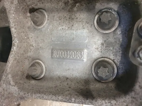 OEM 670039063 Rolamento do cubo dianteiro esquerdo - Maserati image 4