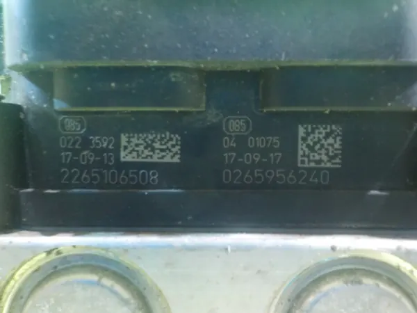 Bomba ABS Citroen OEM 9826051380 3557994 Usada image 6