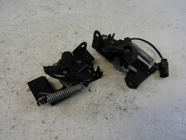 BMW OE 7242548 motorhuvudslås image 4