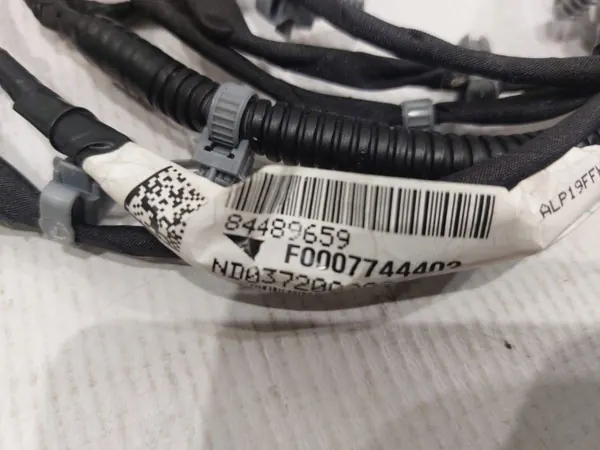 Cableado de faro Chevrolet Camaro OEM 84489659 image 5