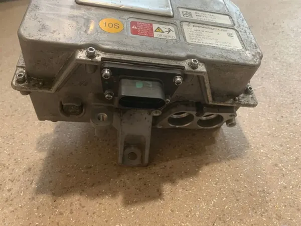 Convertidor Porsche Taycan OEM 9J1907124L - Usado image 4