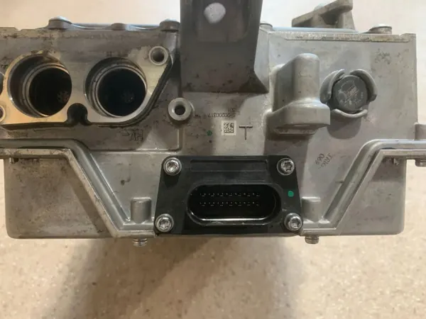 Convertidor Porsche Taycan OEM 9J1907124L - Usado image 7