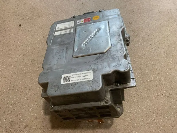 Convertidor Porsche Taycan OEM 9J1907124L - Usado image 8