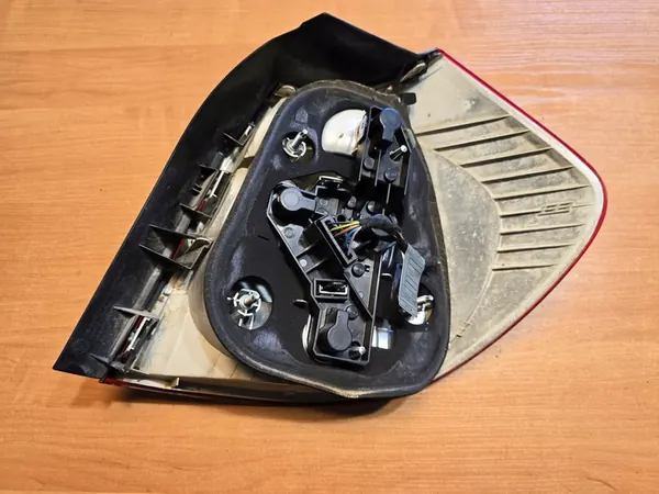 Luz Trasera Izquierda 6924501 BMW 1 E87 image 3