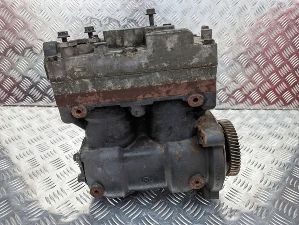 Compresor de aire Scania OEM 2024410 - Usado image 2