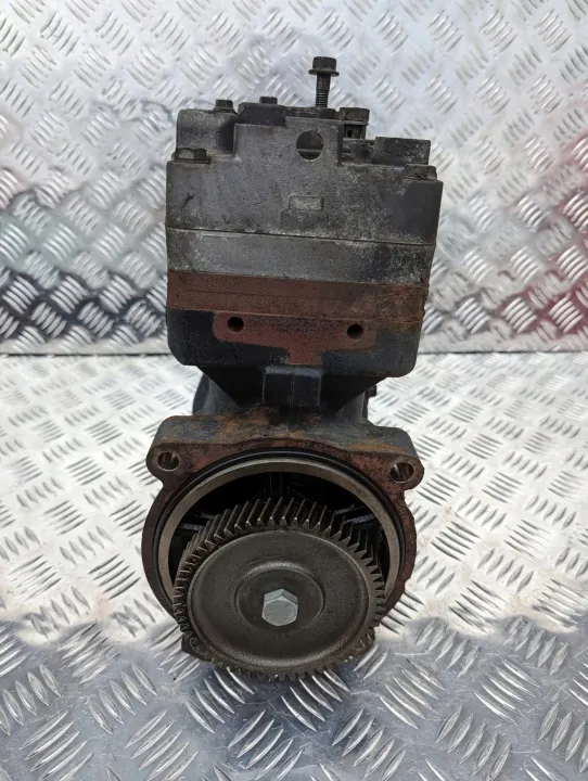 Compresor de aire Scania OEM 2024410 - Usado image 3