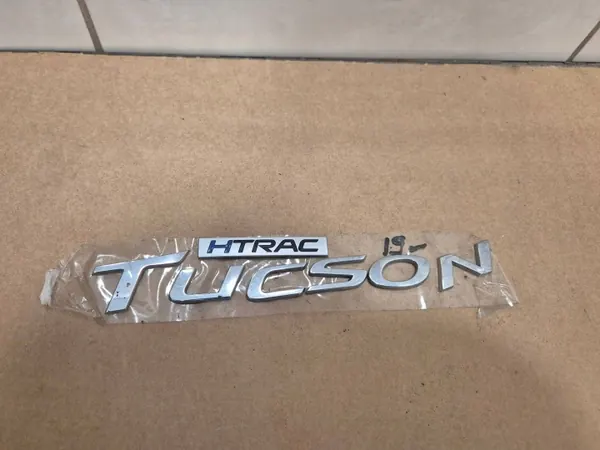 Emblema Hyundai Tucson 2019-2022 - Pieza OEM Usada image 2