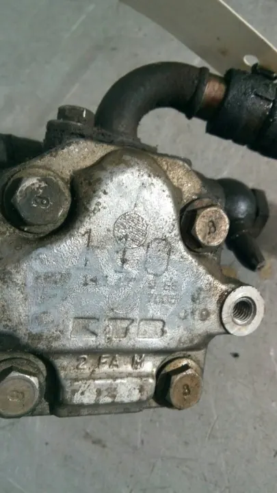 Stuurpomp VW Passat B5 1.9 TDI 8D0145177 image 3