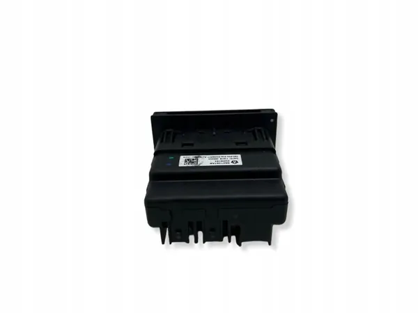 Enchufe USB Jeep Cherokee OEM 68271567AB - Usado image 4