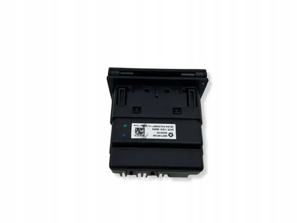 Enchufe USB Jeep Cherokee OEM 68271567AB - Usado image 6