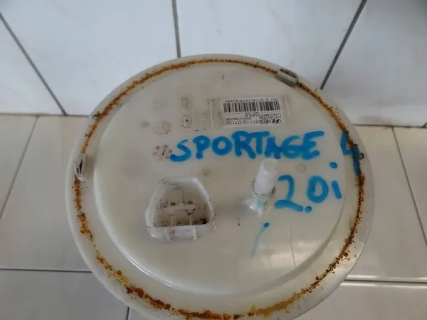 KIA SPORTAGE IV 2018 Polttoainepumppu 31110-D7100 image 2