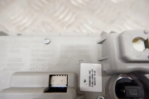 Interieurverlichting TOYOTA YARIS (_P21_) 81260K0060 image 8