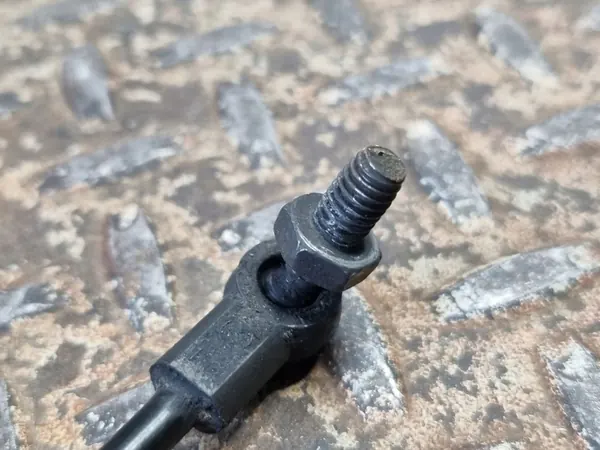 Sensor de suspensão pneumática dianteiro Cadillac Escalade 2007 15098629 image 4