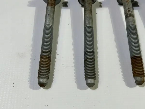 Boulons de montage avant Maserati Ghibli M157 2013- OEM 32385615 image 2